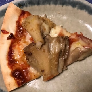 舞茸のすりごま炒めのピザ